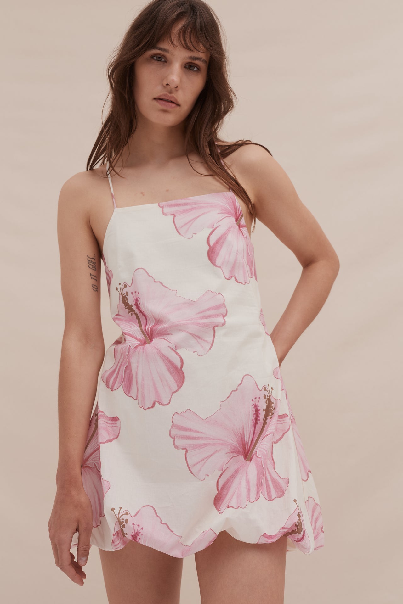 Pillow Dress Grand Hibiscus Print Cream/Pink